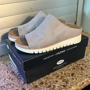 Dr Scholl’s Shoes, Women’s Size 7.5, “Go For It, Oyster”slip on sandals